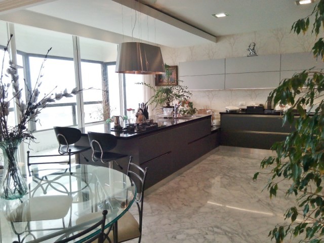 Elegant Seafront Apartment