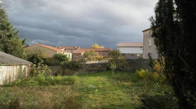 6 bedroom House For Sale: 63000.. - 2