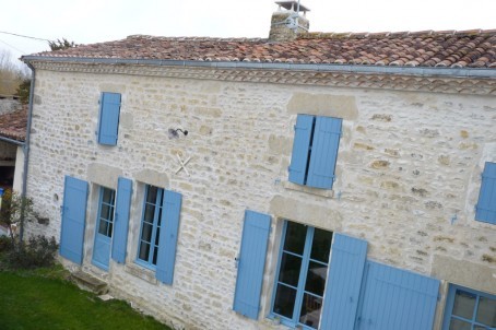 Well Renovated Stone House For Sale.. - 2