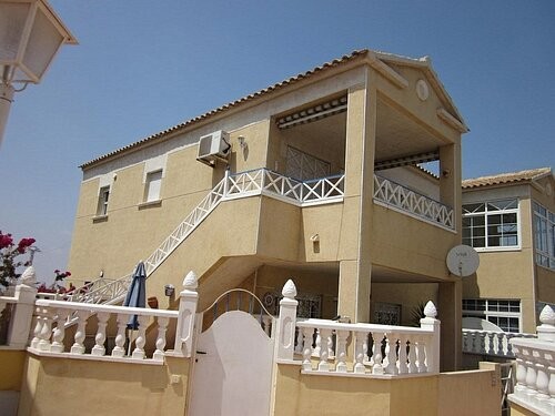 2 Bed Apartment with Large Solarium