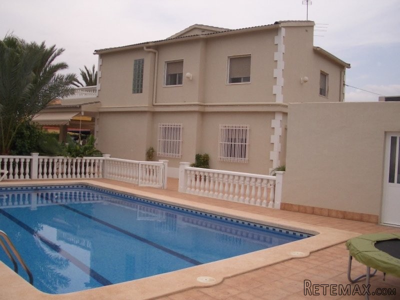 Large 7 Bedroom House In Elche
