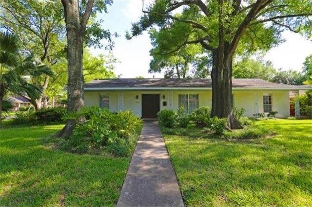 3 bedroom Apartment For Sale: 4303..