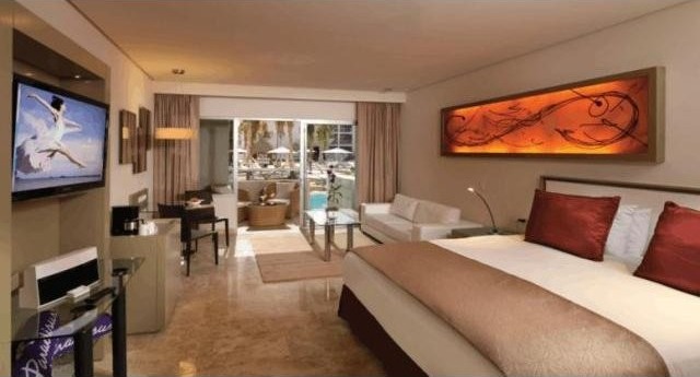 Premium Garden Suite No 2, White Sands..