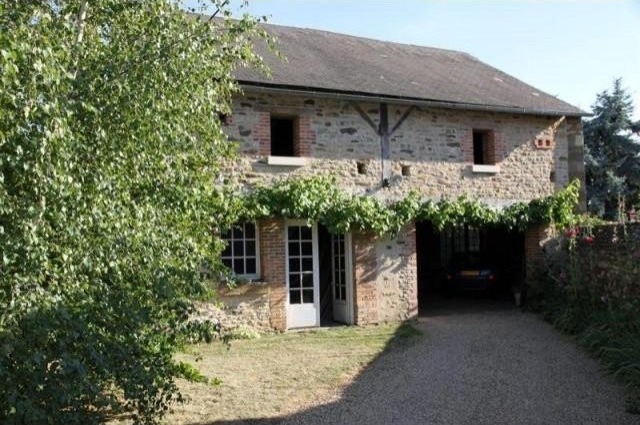 4 bedroom House For Sale: 86330 ENTRE.. - 2