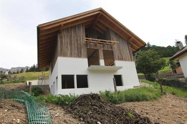 4 bedroom Villa For Sale: Strada..
