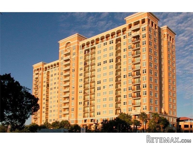 1 bedroom Town House For Sale: 750 N..