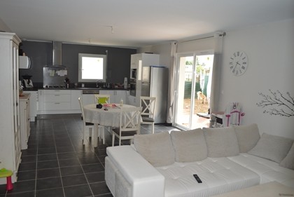 Modern Ruffec property - 2