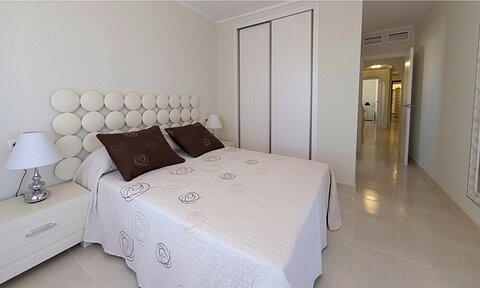 3 Bed Luxurious Apartment minutes from.. - 2