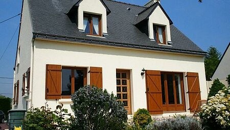 Detached, 4 bedrooms, village property