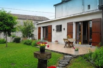 Large Town House Comprising 3/4.. - 2