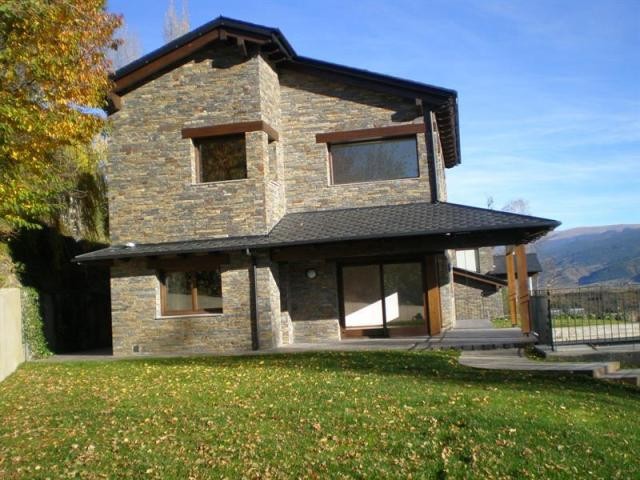 5 bedroom Detached House For Sale:.. - 2