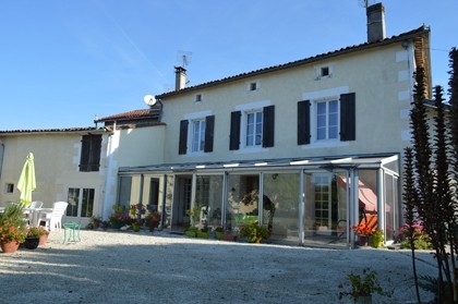 Lovely 5-bed property with over 1.5..