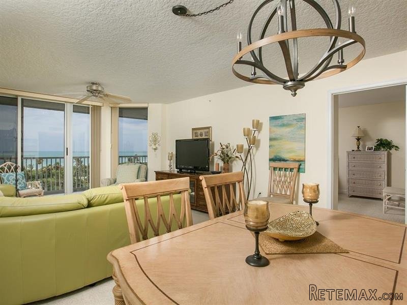 3 bedroom Flat For Sale: 5049 N Highway.. - 2