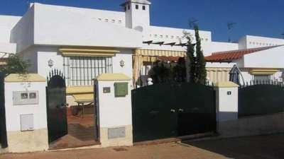 Town House - Situated in a great..