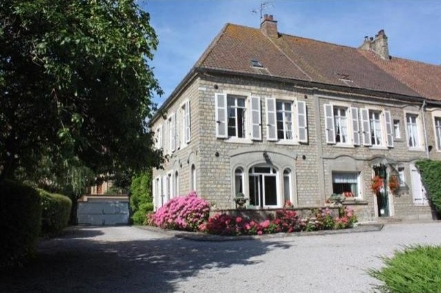4 bedroom House For Sale: 62360 PROCHE..