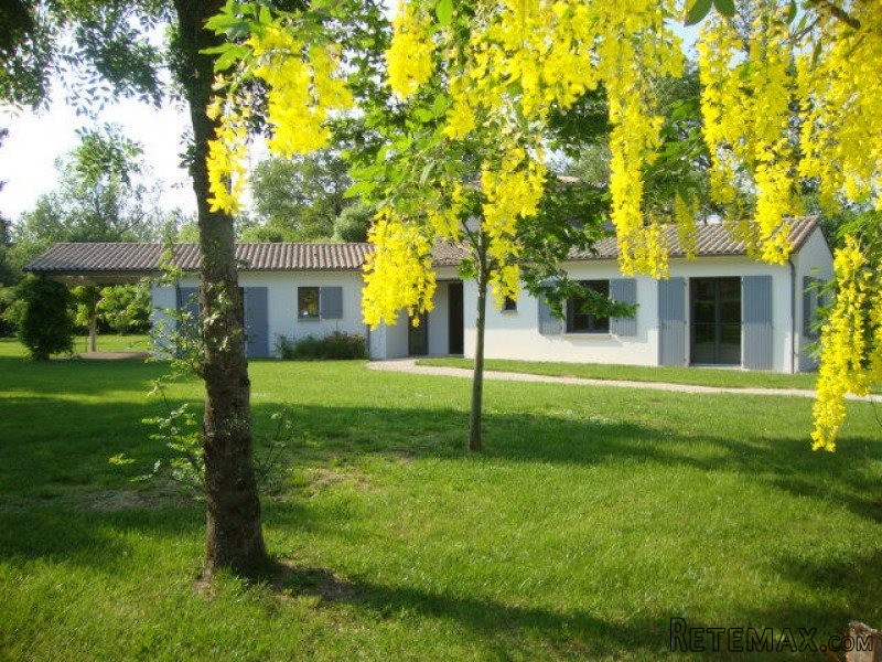 Tidy Villa In Large Attractive Parkland
