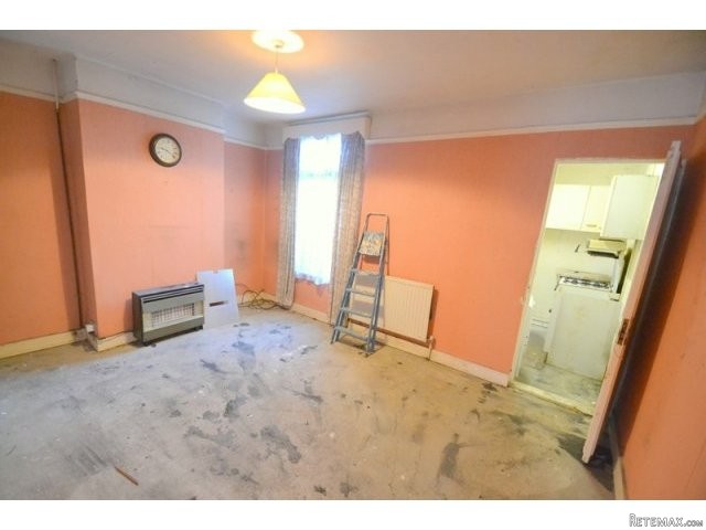 3 bedroom house in SHEERNESS - 2
