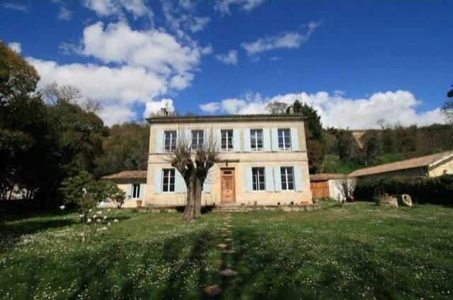 4 bedroom Character For Sale: 33710..