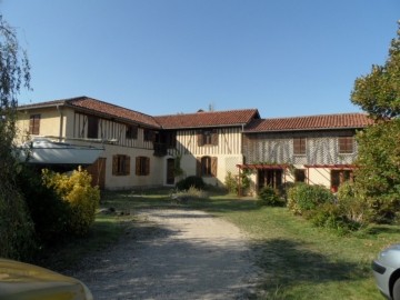 House And Converted Barn With.. - 2