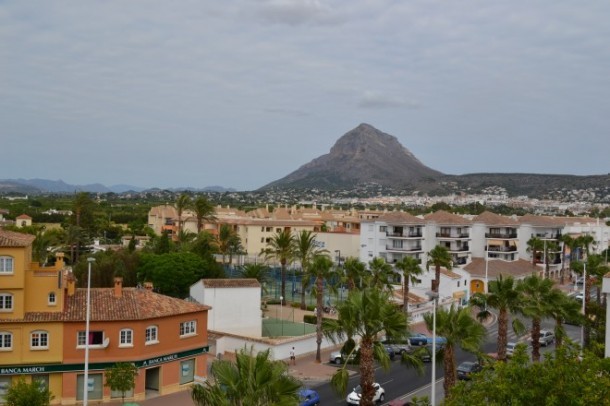 A nice 2 bedroom apartment, with a..