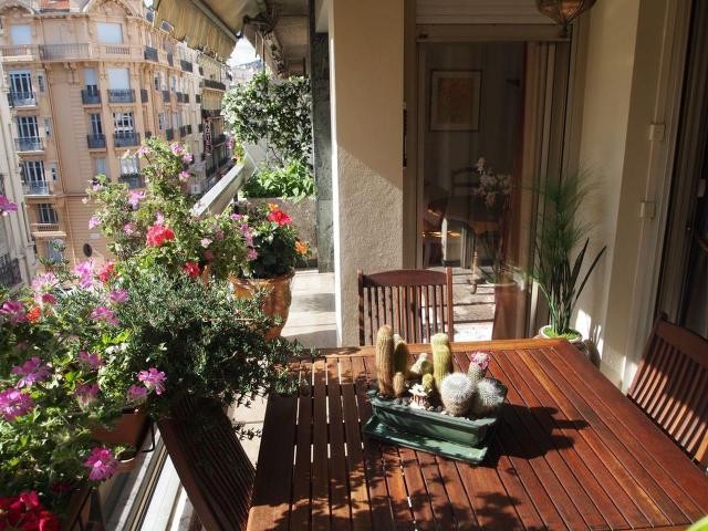 Luxurious two bed in great location
