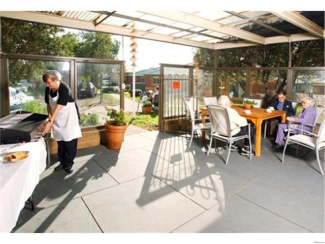 Regis Milpara Lodge - Blackburn South -..