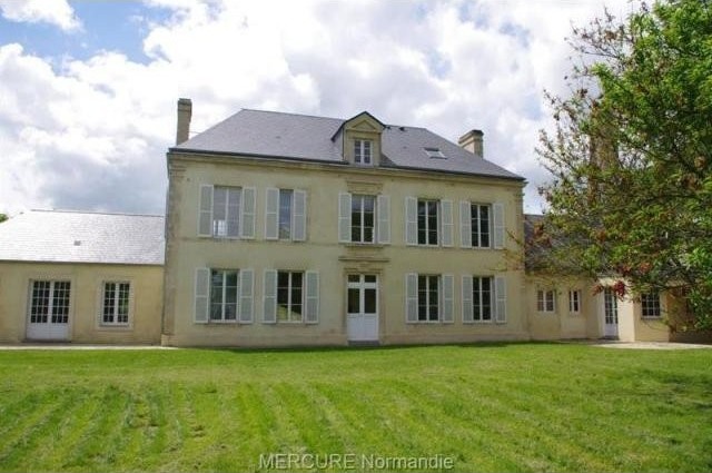 6 bedroom House For Sale: 14240 CAUMONT.. - 2