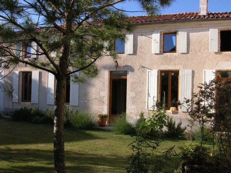 Pretty Stone House With Beautiful.. - 2