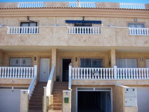 3 Bed, 2 Bath Townhouse