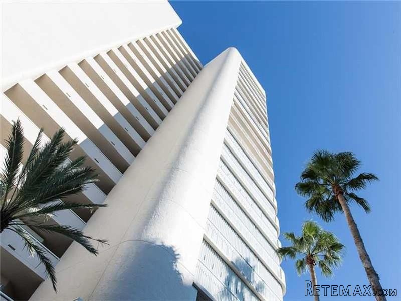 2 bedroom Flat For Sale: 5051 N Highway..