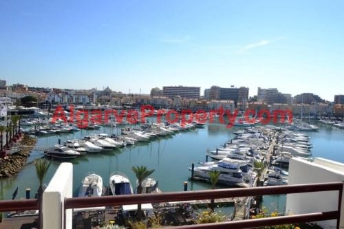 Apartment For Sale in Vilamoura