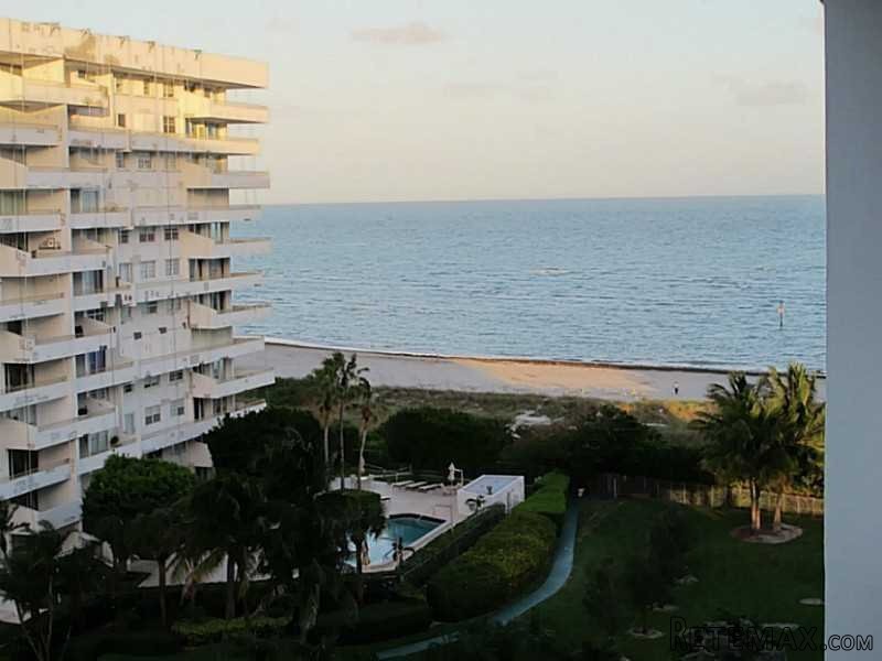 2 bedroom Flat For Sale: 199 OCEAN LANE.. - 2