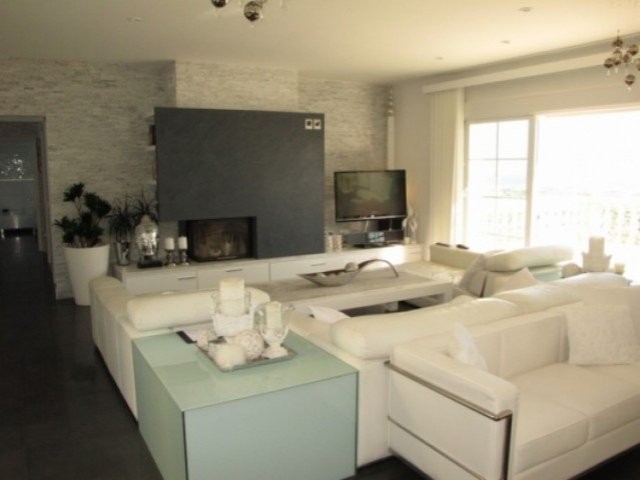 MODERN DESIGNED VILLA - 2