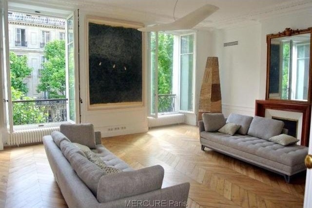 2 bedroom Flat For Sale: 75007 PARIS