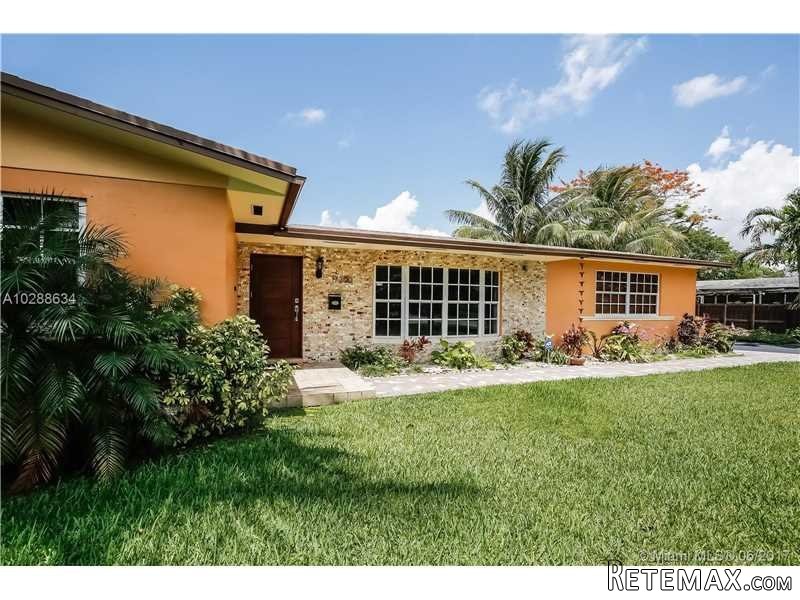 3 bedroom House For Sale: 17300 SW 88th..