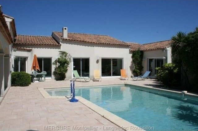 4 bedroom Villa For Sale: 34110.. - 2