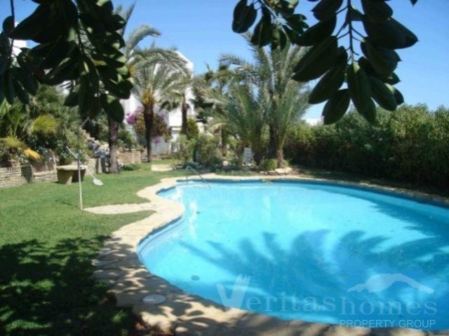 Ref: 1084 - Apartment for Sale in..