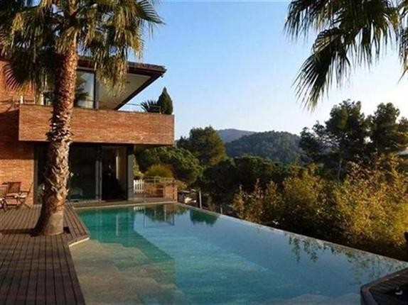 7 bedroom Detached House For Sale:..