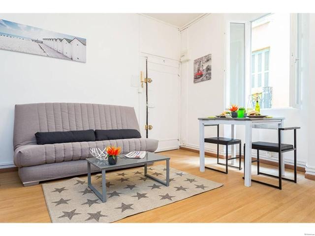 Modern style studio - 2