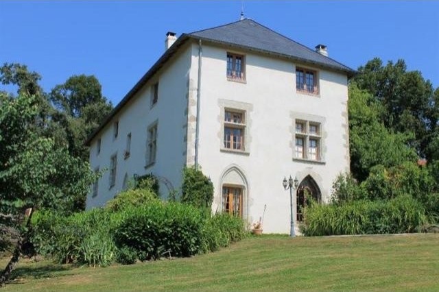 9 bedroom Castle For Sale: 19000 CORREZE - 2