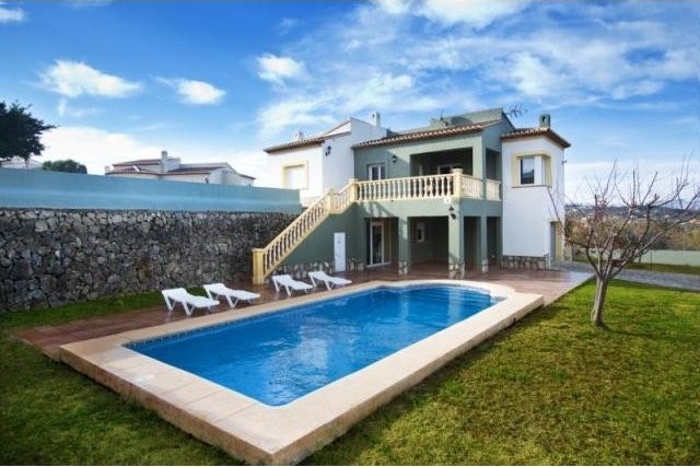 2 Bedrooms - Villa - Alicante - For Sale
