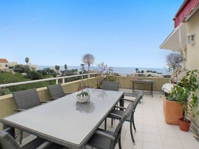Schone 3 Zimmer Wohnung, Terrasse..