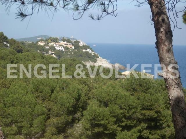 Plot with sea view and construction.. - 2