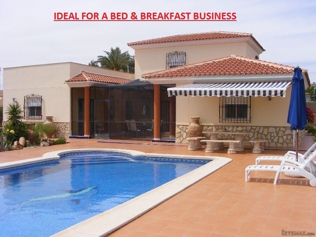 Villa For Sale In La Alfoquia, Almería