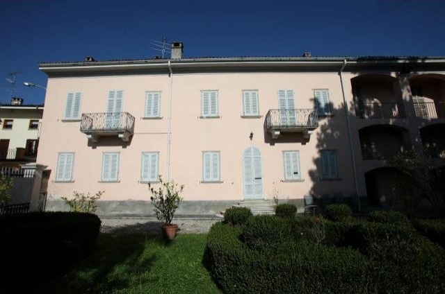8 bedroom Cottage For Sale: Invorio, IT - 2