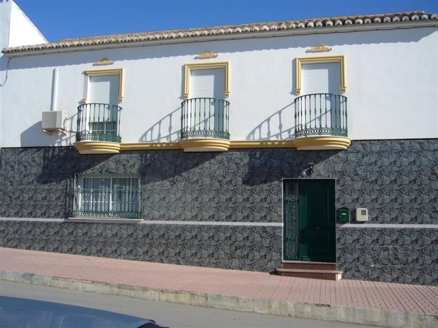 Town House - A large 5 bedroom.. - 2