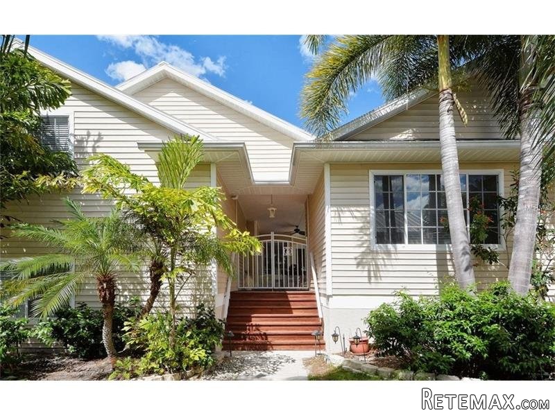 4 bedroom House For Sale: 379 Dolphin.. - 2