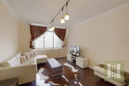 1 bedroom Apartment For Sale: 220 EAST..