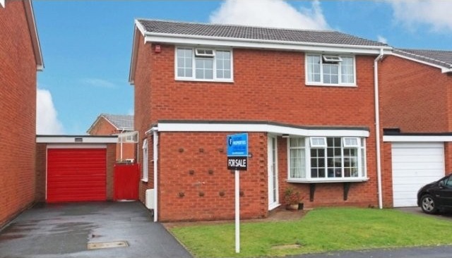 Charming And Spacious Three Bedroom..