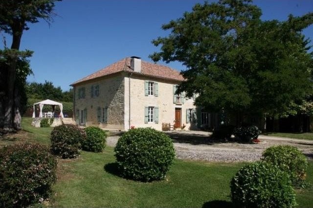 4 Bedroom Farm House For Sale